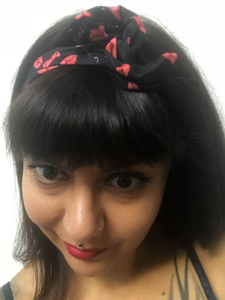 Bandeau cheveux rigide modulable noir à bouches rouges