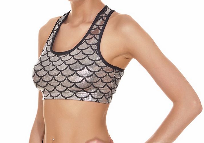 Brassière argentée lamée à écailles de sirène