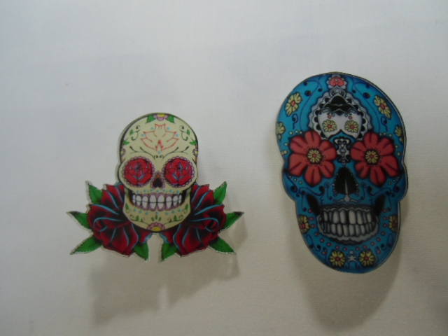 Broche originale crâne tête de mort skull coloré