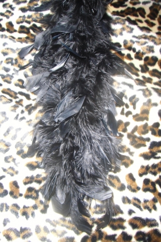 Boa burlesque noir fin en plumes véritables 40g