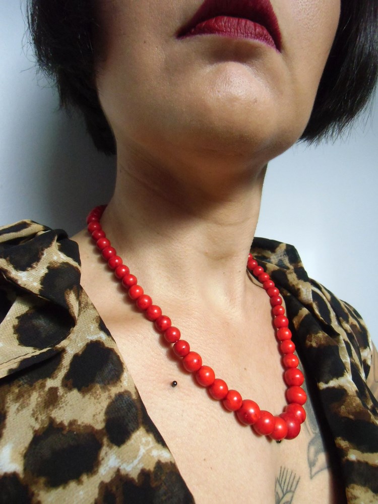 Collier rétro vintage perles en pierre rouge orginal pinup élégant classe 