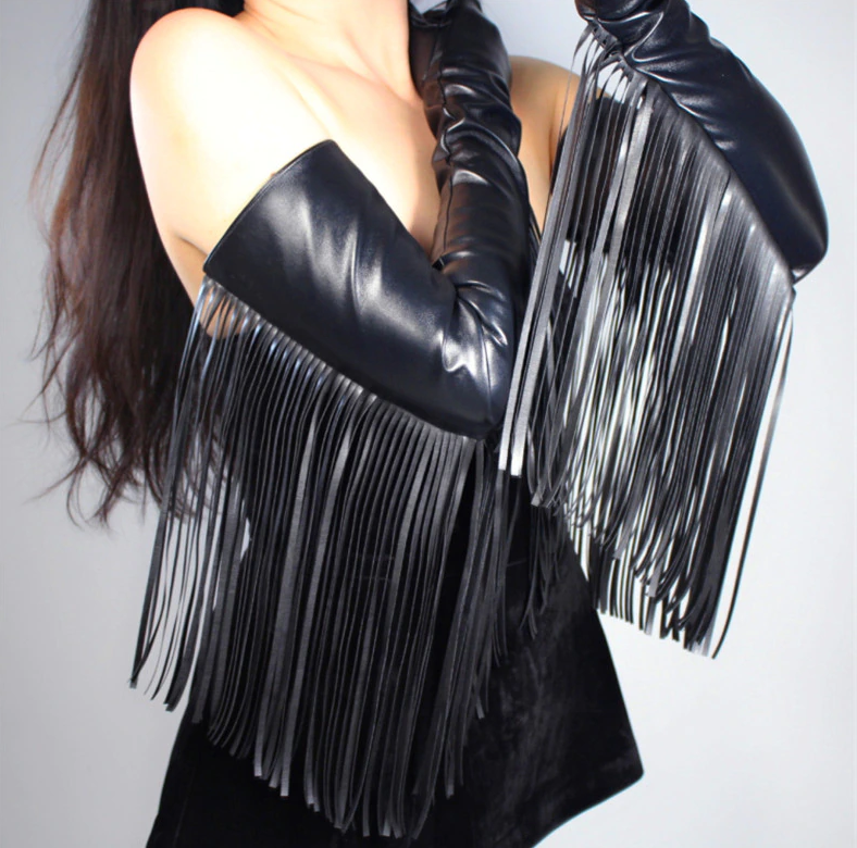 Gants longs 70cm simili-cuir à franges le long des bras