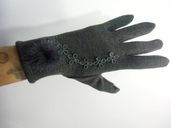 Gants tactiles hiver rétro fleurs crochet et pompon