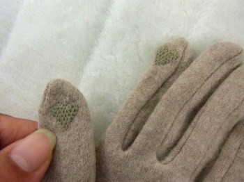Gants beiges hiver rétro en laine unie surpiqure et noeud
