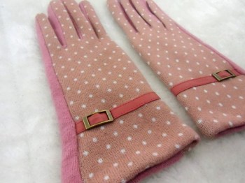 Gants roses hiver rétro en laine à pois finition simili cuir