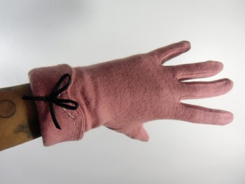 Gants roses hiver rétro en laine unie surpiqure et noeud