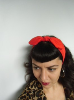 Bandeau élastique rouge à noeud coiffure rétro pinup