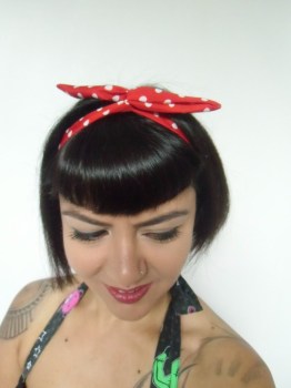 Bandeau cheveux rigide modulable fin et mat rouge poiss