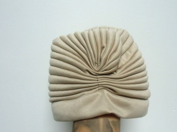 Bonnet turban beige original, pinup et rétro pour l'hiver