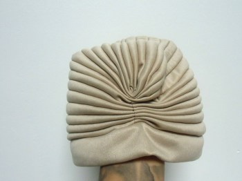 Bonnet turban beige original, pinup et rétro pour l'hiver