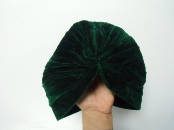 Bonnet turban original en velours vert émeraude