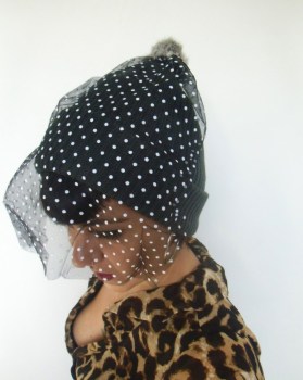 Bonnet original streetwear voilette de coquetterie pompons