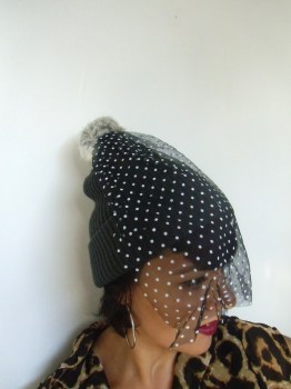 Bonnet original streetwear voilette de coquetterie pompons