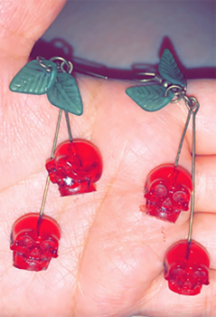 boucles-doreilles-cerises-tetesdemort-3