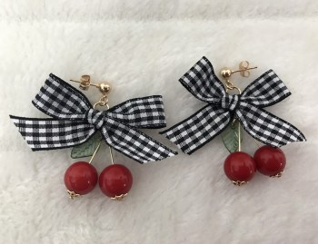 Boucles d'oreilles cerises rouges noeud vichy noir pin-up