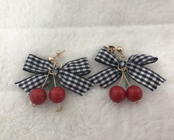 Boucles d'oreilles cerises rouges noeud vichy noir pin-up