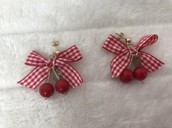 Boucles d'oreilles cerises rouges noeud vichy rouge pin-up