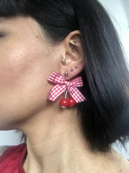 Boucles d'oreilles cerises rouges noeud vichy rouge pin-up