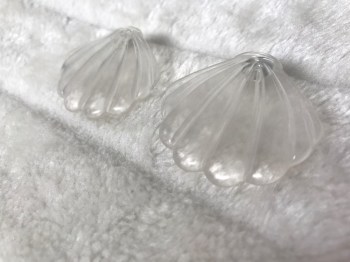 Boucles d'oreilles originales coquillages transparents