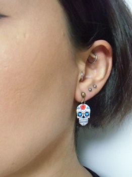 Boucles d'oreilles originales crane mexicain diamants