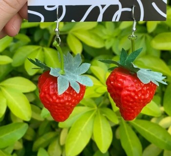 boucles-doreilles-fantaisie-originales-fraises-4