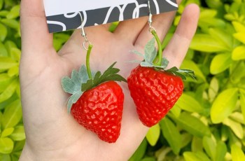 boucles-doreilles-fantaisie-originales-fraises