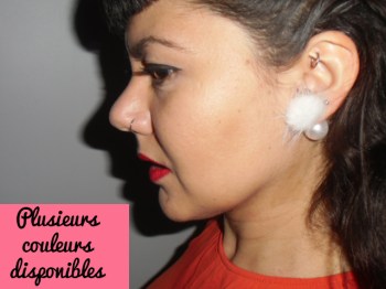 Boucles d'oreilles pompons en fourrure noire "Black pompons"