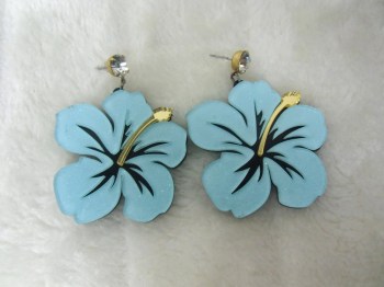 Boucles d'oreilles acrylique fleurs d'hibiscus bleus