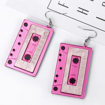 boucles-doreilles-k7-cassette_audio-rose