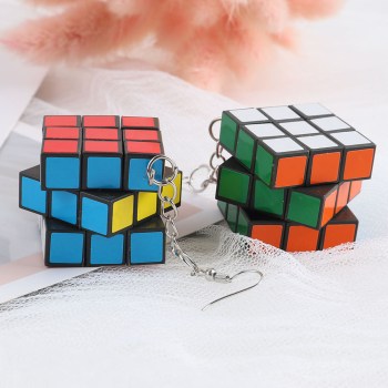 boucles-doreilles-originales-rubiks-cube-6