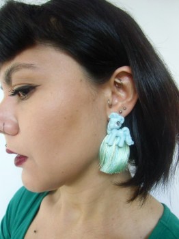 Boucles d'oreilles originales petit poney bleu plastique