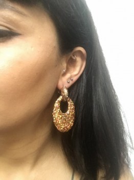 Boucles d'oreilles rétro ovales résine dorée à paillettes