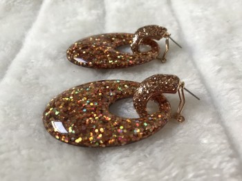 Boucles d'oreilles rétro ovales résine dorée à paillettes