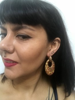 Boucles d'oreilles rétro ovales résine dorée à paillettes