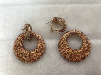 Boucles d'oreilles rétro rondes résine dorée à paillettes