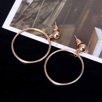 Boucles d'oreilles classiques retro anneaux dorés ou argentés