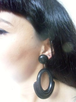 Boucles d'oreilles ovales rétro vintage résine noire