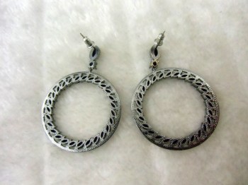 Boucles d'oreilles années 20 anneaux en strass noirs