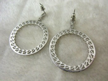 Boucles d'oreilles années 20 anneaux en strass transparents