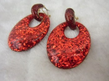 Boucles d'oreilles rétro ovales résine rouge à paillettes