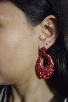 Boucles d'oreilles rétro ovales résine rouge à paillettes