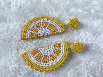 Boucles d'oreilles tranches citrons jaunes perles