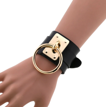bracelet-bdsm-simili-cuir-noir-anneau-dore-2