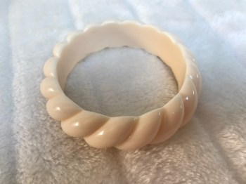 bracelet-resine-beige-torsade-retro-2