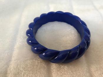 bracelet-resine-bleue-roi-torsade-retro-2