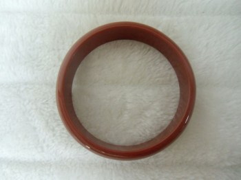 Bracelet simple rétro en résine marron pinup