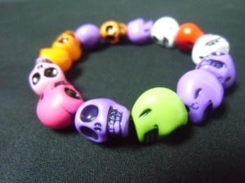 Bracelet têtes de morts mexicaines multicolores plastique