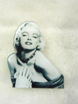 Broche originale plastique personnages rétro vintage