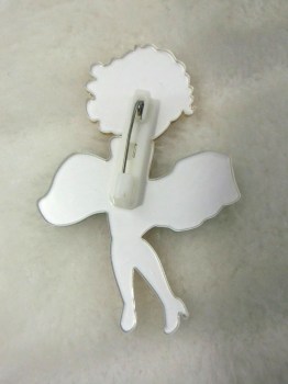 Broche plastique Marilyn Monroe cartoon robe blanche