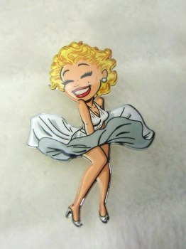 Broche originale plastique personnages rétro vintage